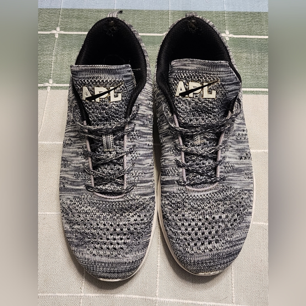 APL Techloom Pro Performance Sneakers size 9.5 mens.
